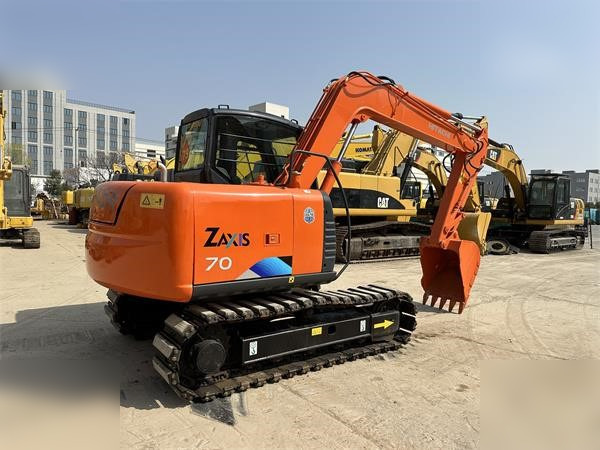 HITACHI ZX70 - Excavadora de cadenas: foto 2 HITACHI ZX70 - Excavadora de cadenas: foto 2