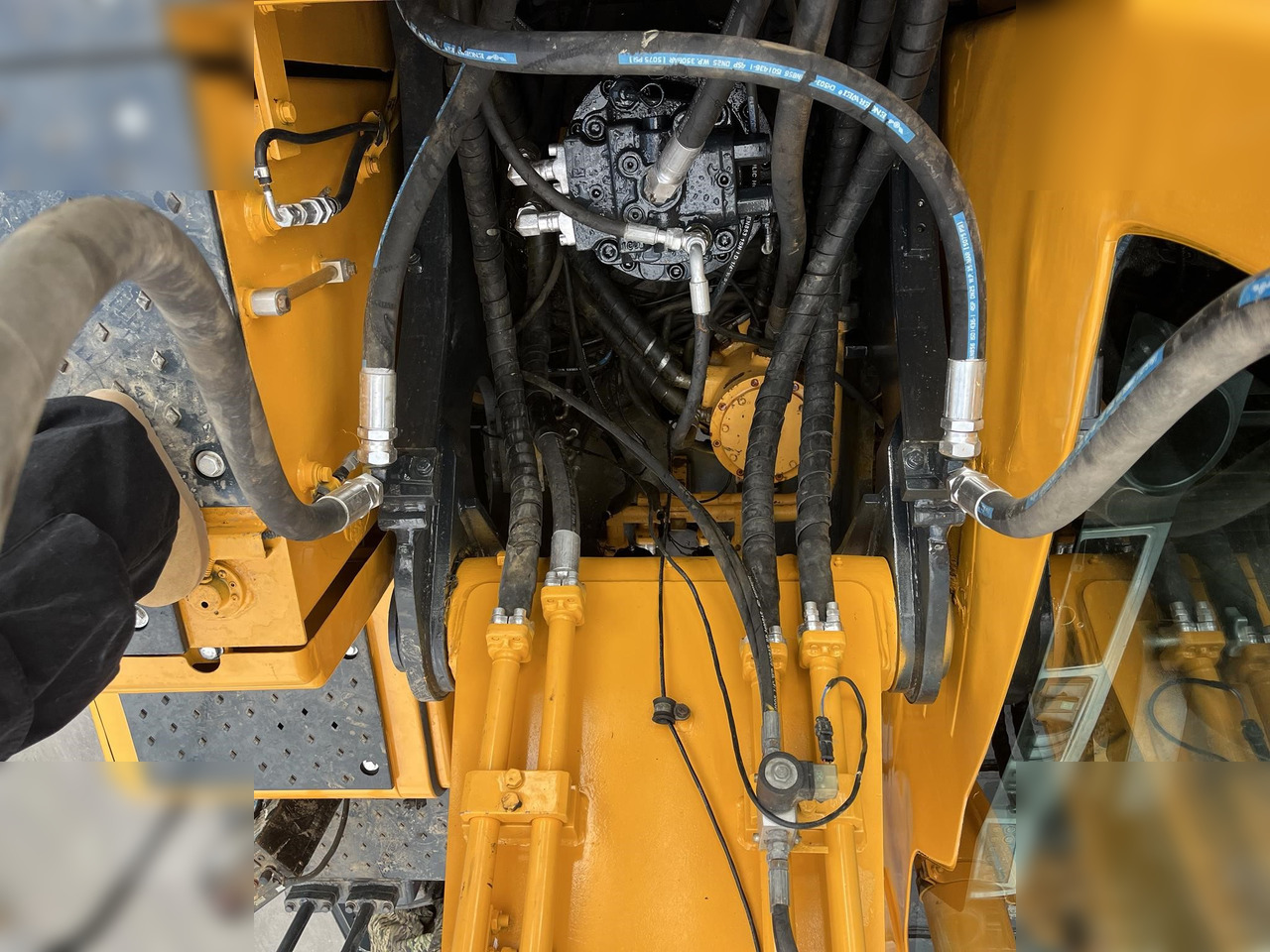 Excavadora de ruedas HYUNDAI ROBEX 210W-9: foto 6