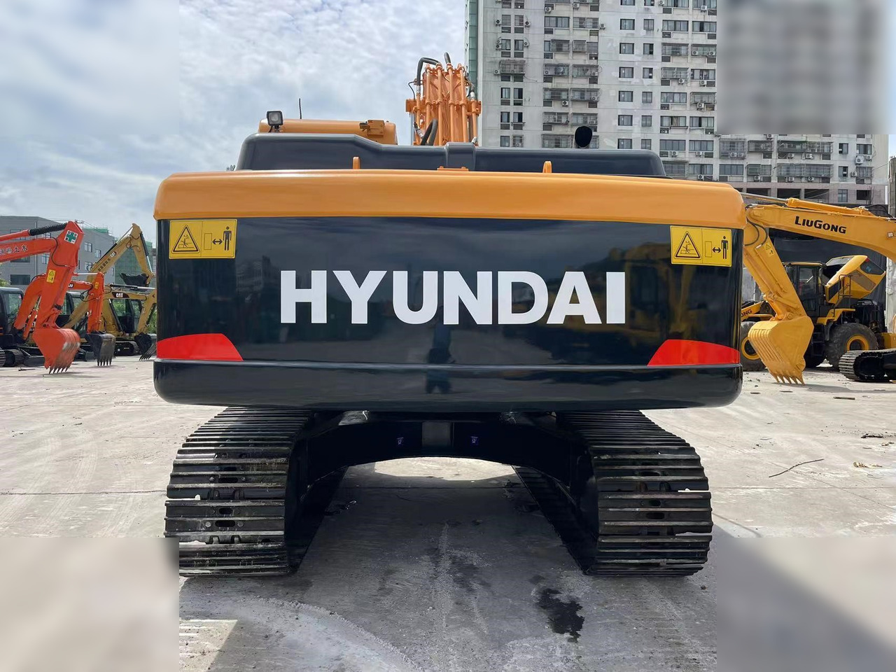HYUNDAI ROBEX 220 LC-9S - Excavadora de cadenas: foto 4 HYUNDAI ROBEX 220 LC-9S - Excavadora de cadenas: foto 4