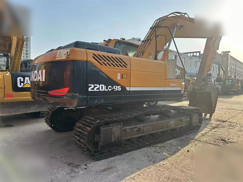 HYUNDAI ROBEX 220 LC-9S - Excavadora de cadenas: foto 3 HYUNDAI ROBEX 220 LC-9S - Excavadora de cadenas: foto 3
