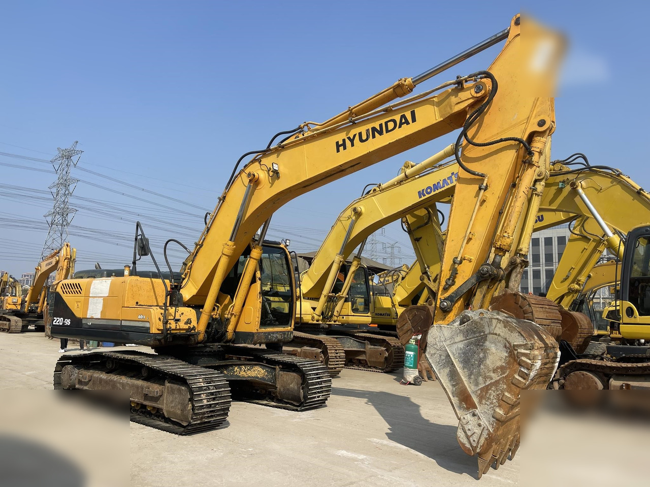 HYUNDAI ROBEX 220 LC-9S - Excavadora de cadenas: foto 4 HYUNDAI ROBEX 220 LC-9S - Excavadora de cadenas: foto 4