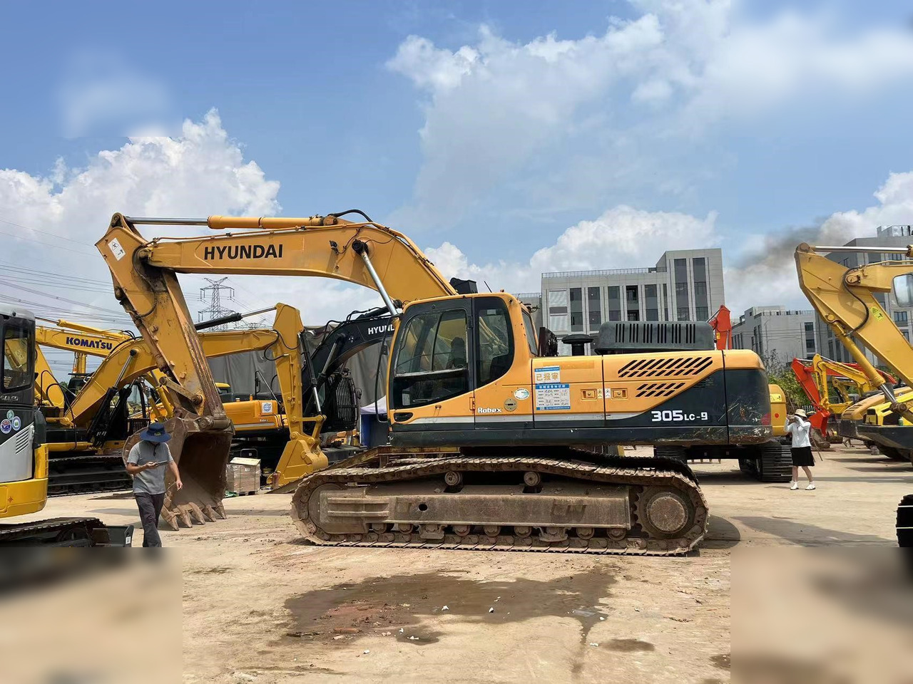 HYUNDAI ROBEX 305 LC-9S - Excavadora de cadenas: foto 1 HYUNDAI ROBEX 305 LC-9S - Excavadora de cadenas: foto 1