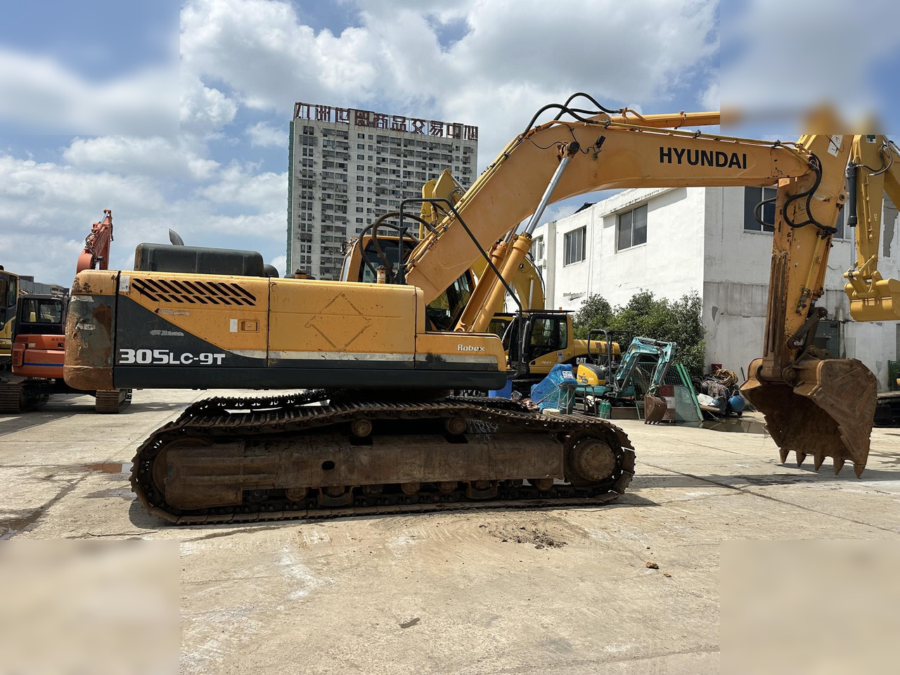 HYUNDAI ROBEX 305 LC-9T - Excavadora de cadenas: foto 1 HYUNDAI ROBEX 305 LC-9T - Excavadora de cadenas: foto 1