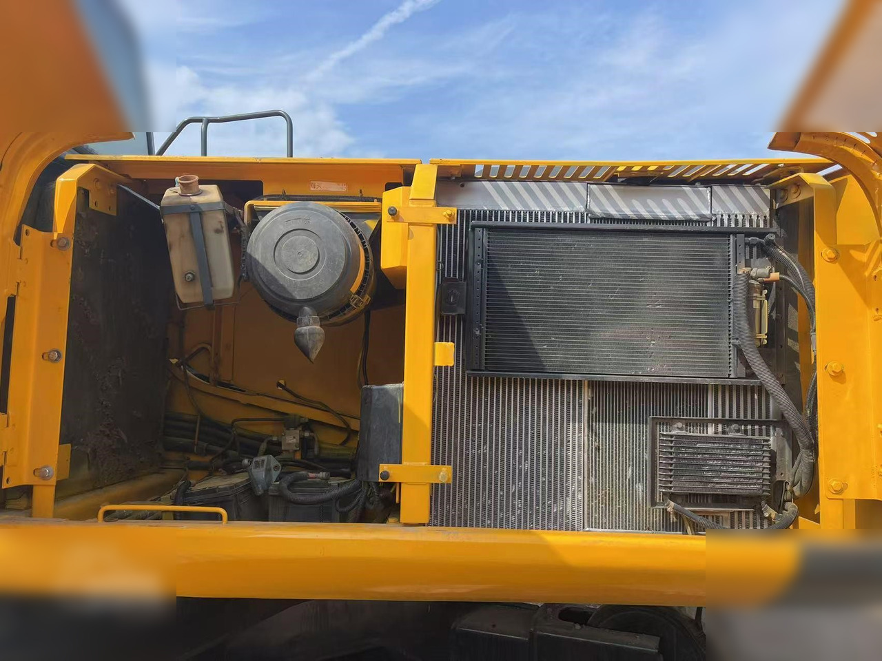 Excavadora de cadenas JCB JS220 LC: foto 6
