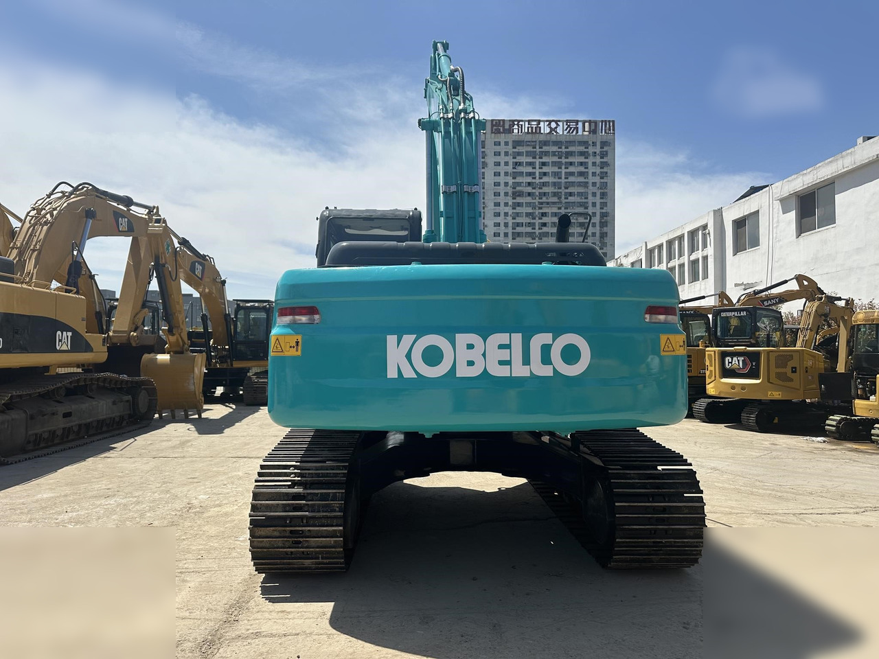 KOBELCO SK210 LC-8 - Excavadora de cadenas: foto 4 KOBELCO SK210 LC-8 - Excavadora de cadenas: foto 4