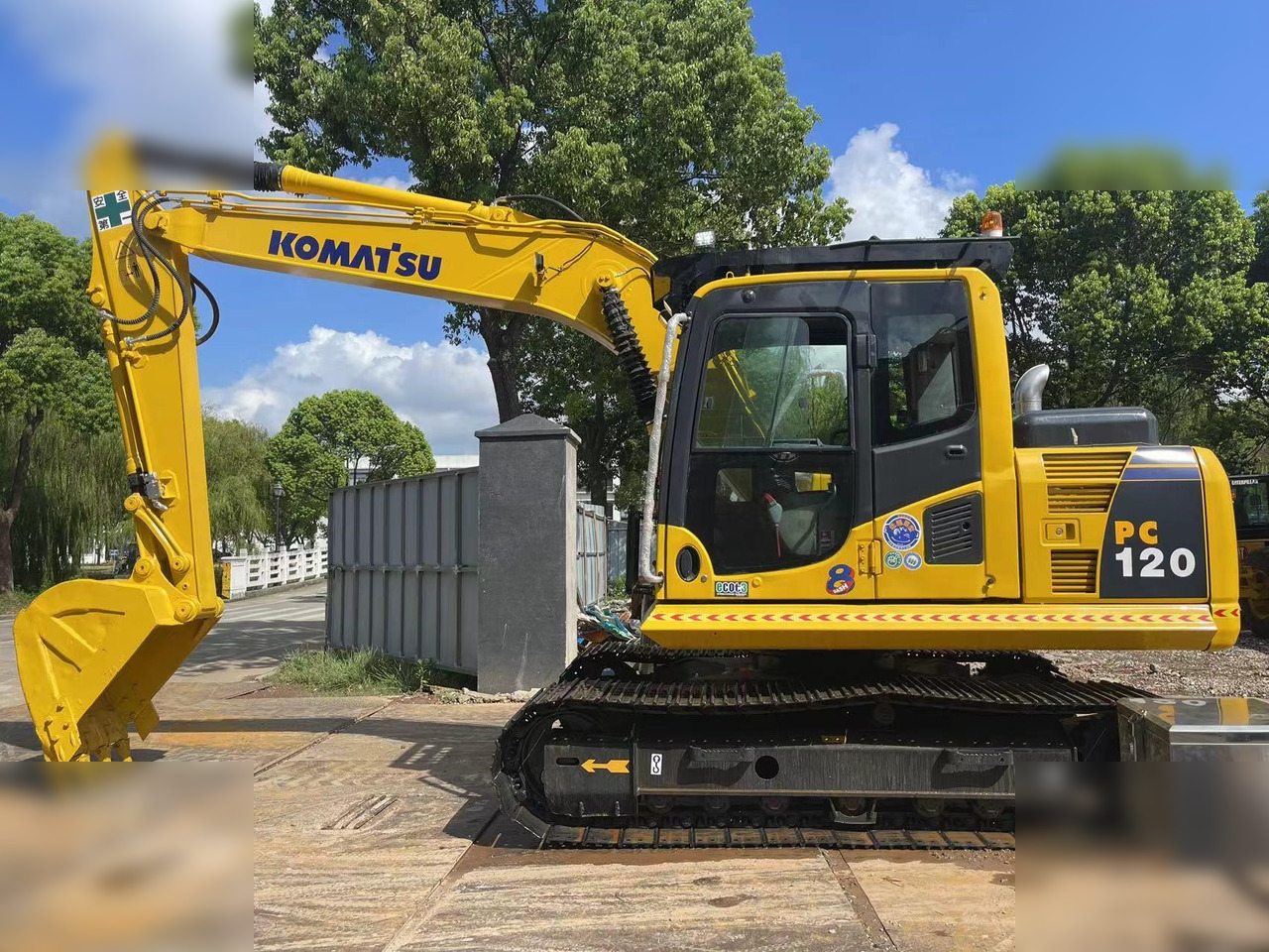 KOMATSU PC120-8 - Excavadora de cadenas: foto 1 KOMATSU PC120-8 - Excavadora de cadenas: foto 1