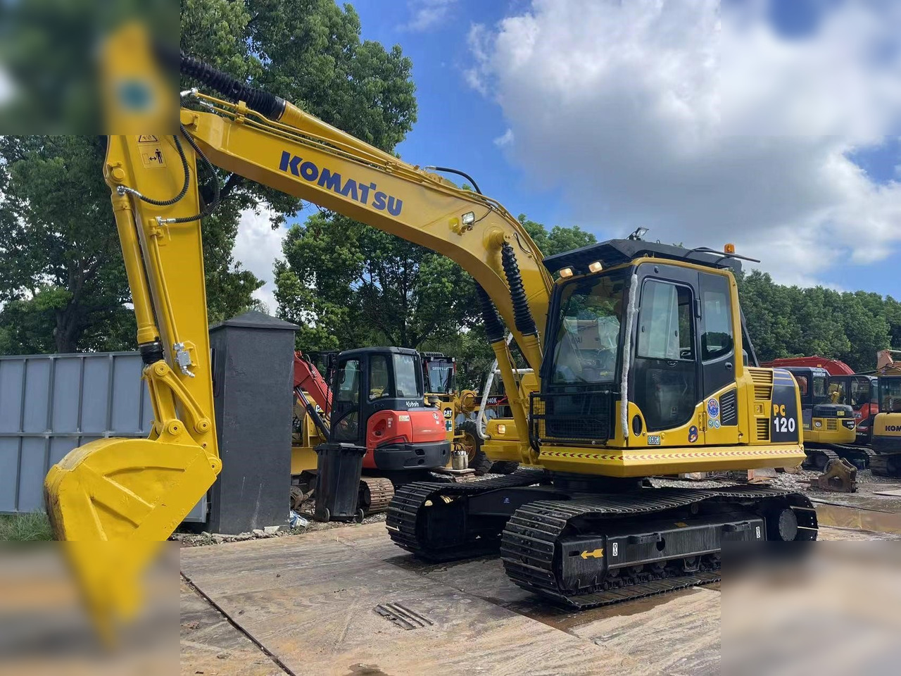 KOMATSU PC120-8 - Excavadora de cadenas: foto 4 KOMATSU PC120-8 - Excavadora de cadenas: foto 4