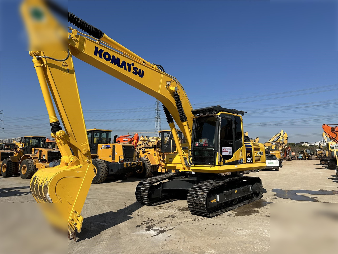 KOMATSU PC200-8 - Excavadora de cadenas: foto 2 KOMATSU PC200-8 - Excavadora de cadenas: foto 2