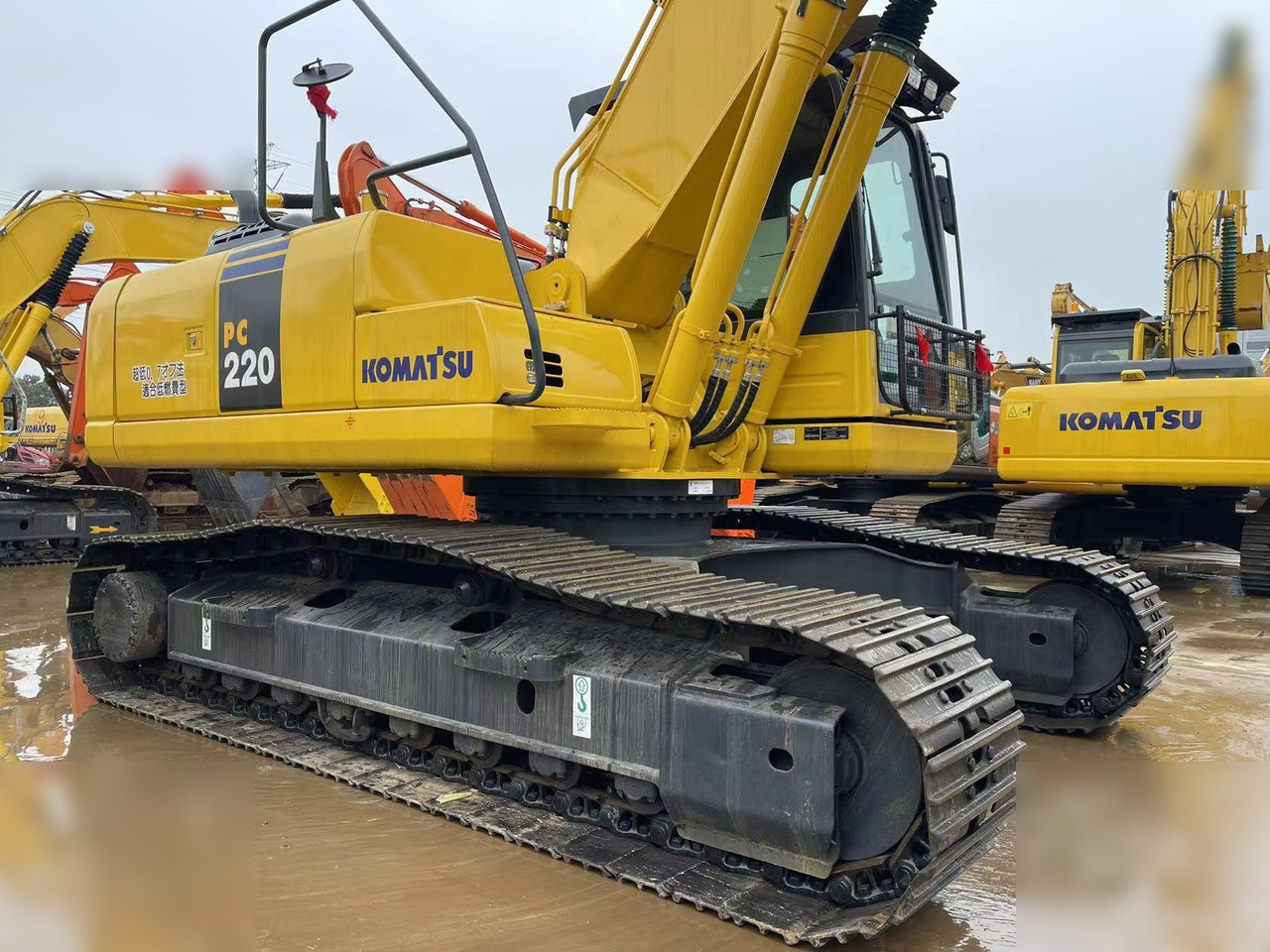 KOMATSU PC200-8 - Excavadora de cadenas: foto 4 KOMATSU PC200-8 - Excavadora de cadenas: foto 4