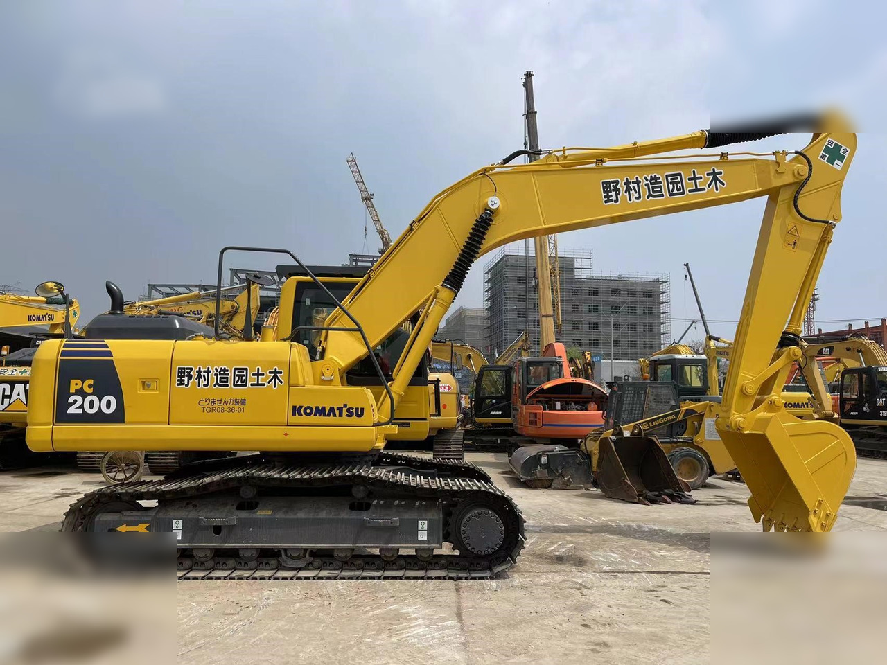KOMATSU PC200-8 - Excavadora de cadenas: foto 1 KOMATSU PC200-8 - Excavadora de cadenas: foto 1