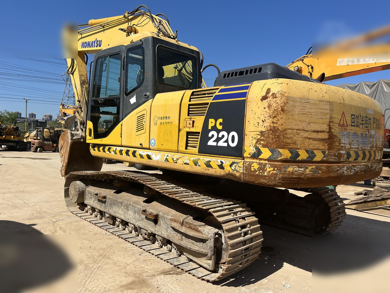KOMATSU PC220-7 - Excavadora de cadenas: foto 2 KOMATSU PC220-7 - Excavadora de cadenas: foto 2