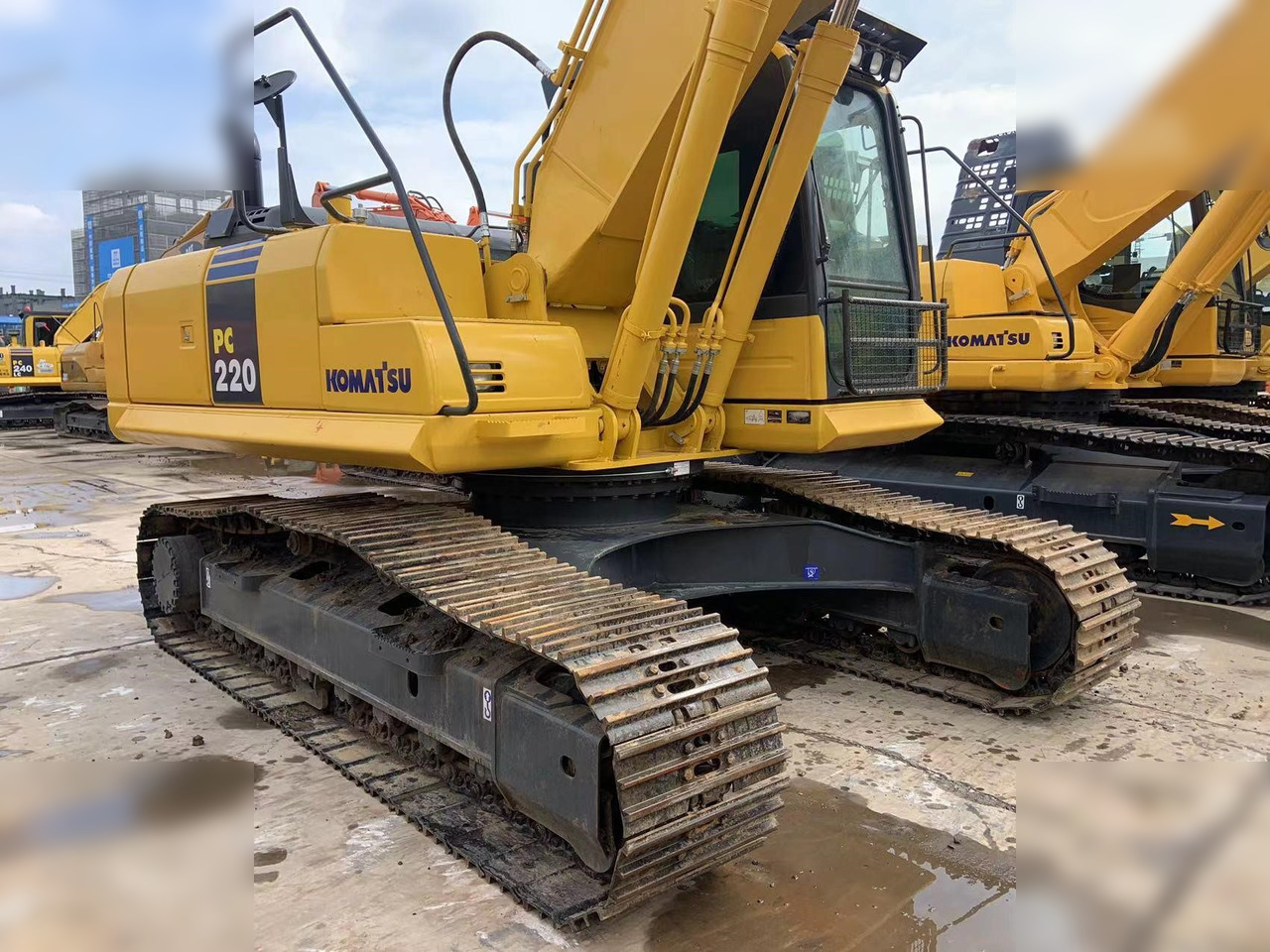 KOMATSU PC220-8 - Excavadora de cadenas: foto 4 KOMATSU PC220-8 - Excavadora de cadenas: foto 4