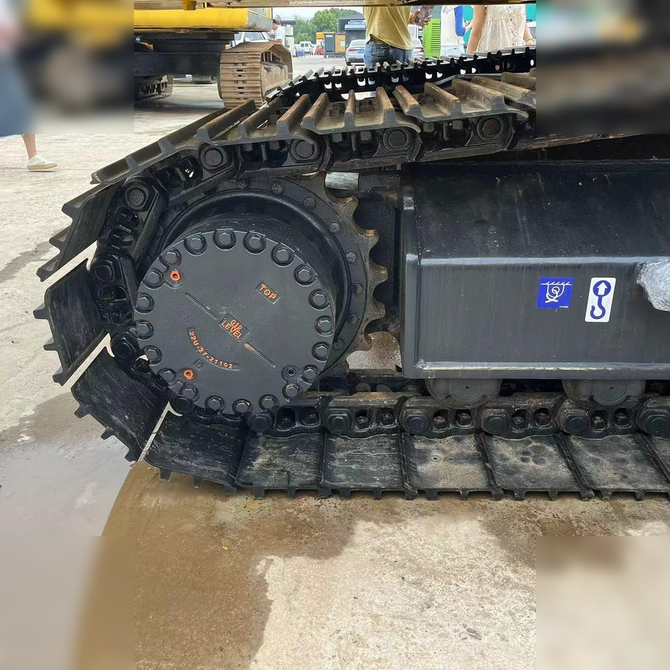 KOMATSU PC240 LC-8 - Excavadora de cadenas: foto 4 KOMATSU PC240 LC-8 - Excavadora de cadenas: foto 4