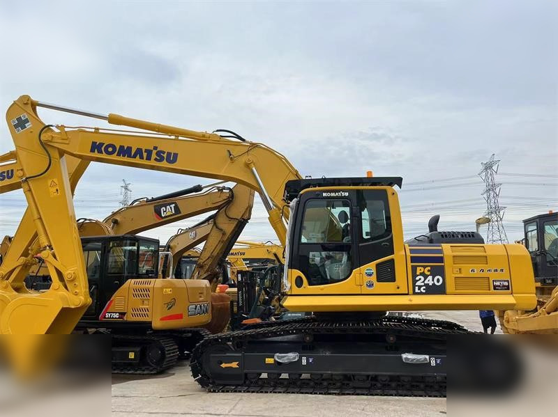 KOMATSU PC240 LC-8 - Excavadora de cadenas: foto 1 KOMATSU PC240 LC-8 - Excavadora de cadenas: foto 1
