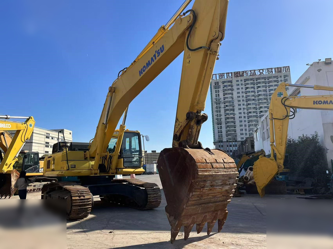 Excavadora de cadenas KOMATSU PC400-8R: foto 6
