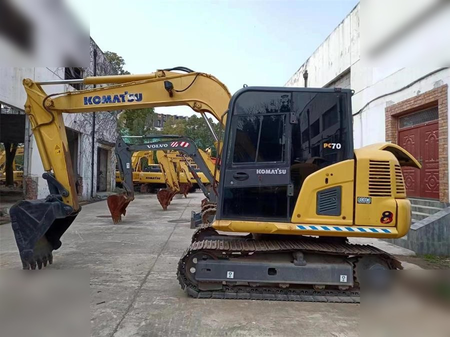KOMATSU PC70-8 - Excavadora de cadenas: foto 3 KOMATSU PC70-8 - Excavadora de cadenas: foto 3