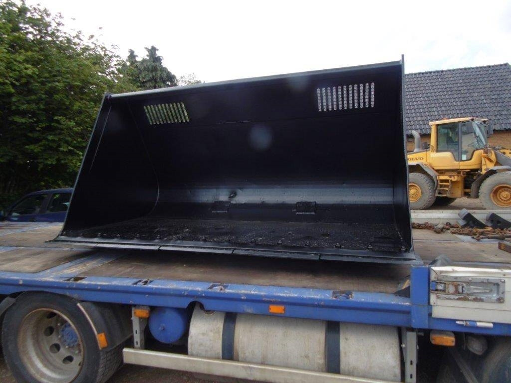 Drivex 5 kubik Passande Volvo L150-220 med bultat skär - Cazo para Maquinaria de construcción: foto 2 Drivex 5 kubik Passande Volvo L150-220 med bultat skär - Cazo para Maquinaria de construcción: foto 2