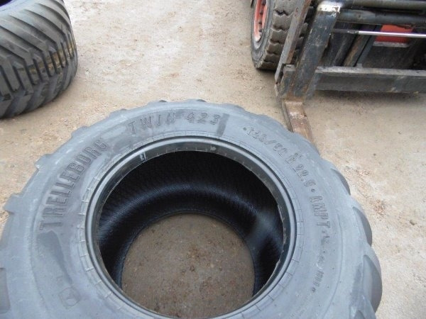 Trelleborg Twin T423 - Neumático para Maquinaria de construcción: foto 1 Trelleborg Twin T423 - Neumático para Maquinaria de construcción: foto 1