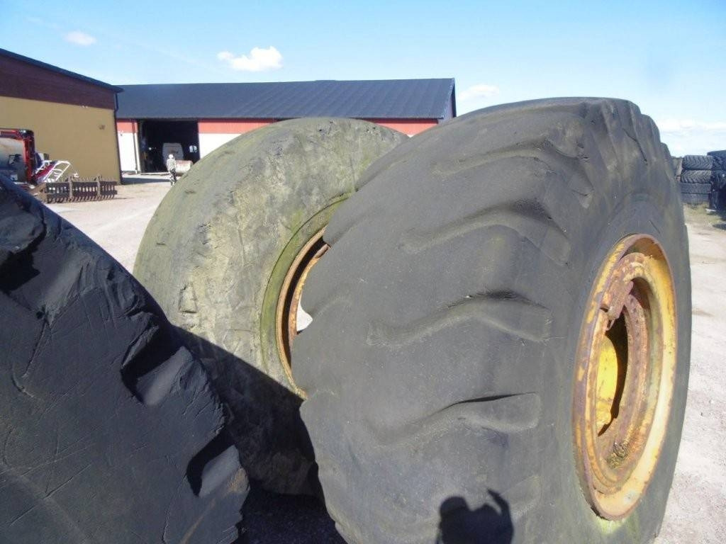 Däck - Neumático para Maquinaria de construcción: foto 1 Däck - Neumático para Maquinaria de construcción: foto 1