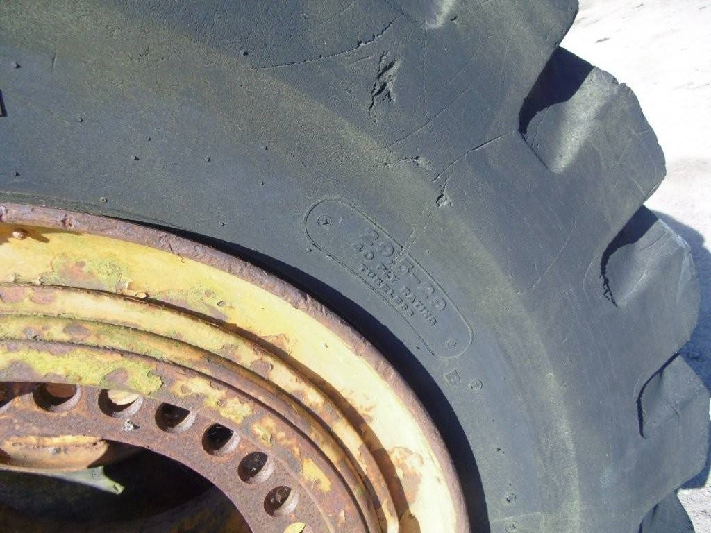 Däck - Neumático para Maquinaria de construcción: foto 3 Däck - Neumático para Maquinaria de construcción: foto 3