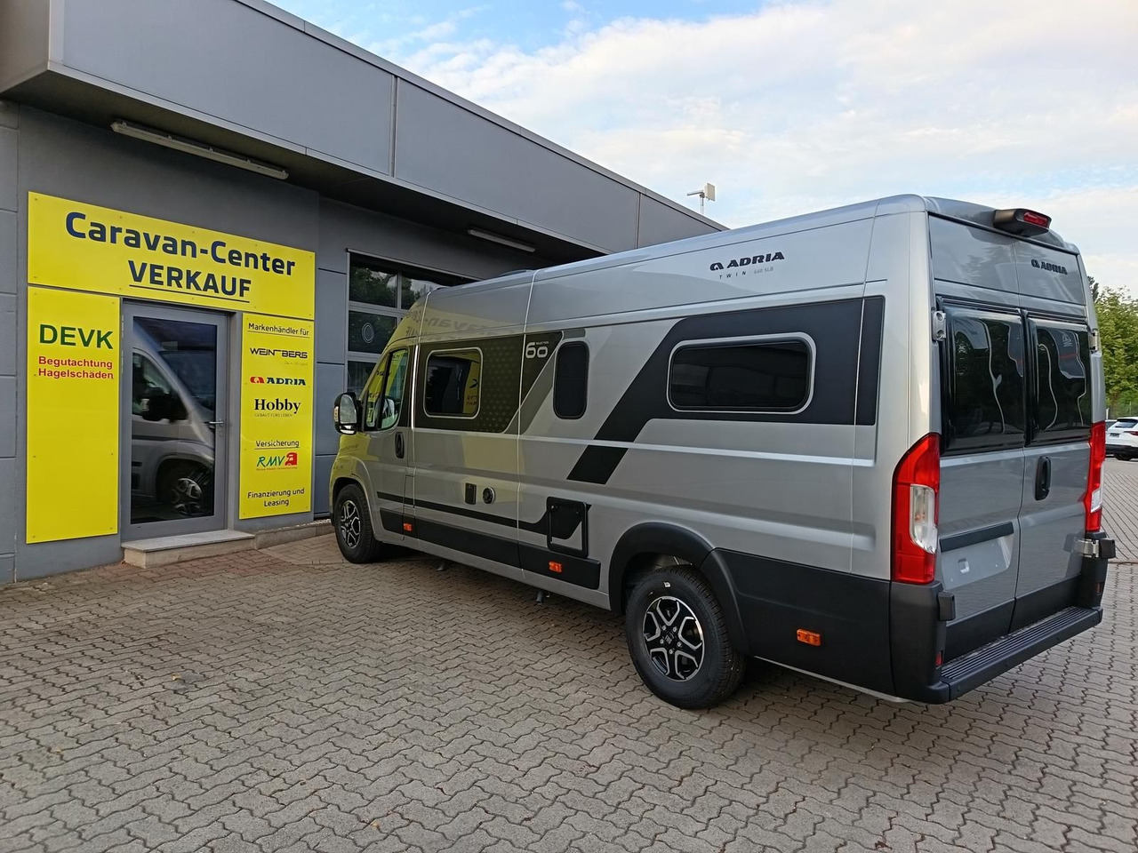 Adria Twin "60Y" 640 SLB*180 PS*4,25t MAXI*COMBI D 6E* - Cámper: foto 5 Adria Twin "60Y" 640 SLB*180 PS*4,25t MAXI*COMBI D 6E* - Cámper: foto 5