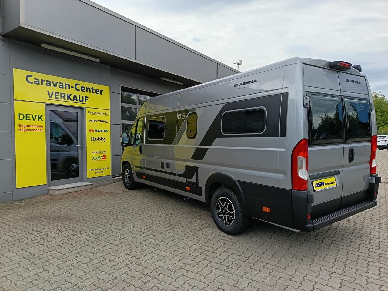Adria Twin "60Y" 640 SLB 4,25MAXI*JUBILEE*MARKISE*LED - Cámper: foto 5 Adria Twin "60Y" 640 SLB 4,25MAXI*JUBILEE*MARKISE*LED - Cámper: foto 5