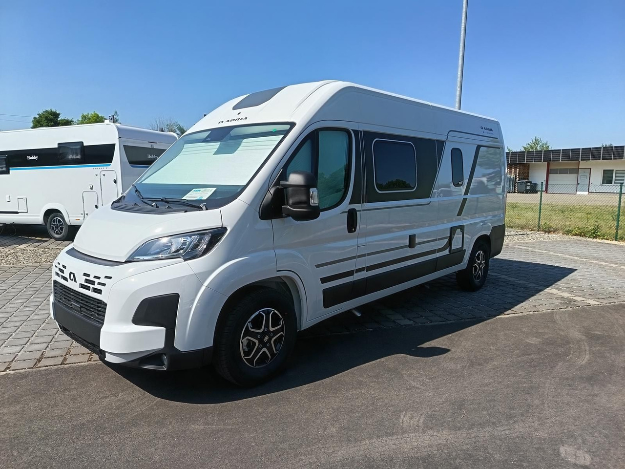 Adria Twin Twin 600 SPB Family*SAFETY+STYLE*DAB*SOFORT - Cámper: foto 3 Adria Twin Twin 600 SPB Family*SAFETY+STYLE*DAB*SOFORT - Cámper: foto 3