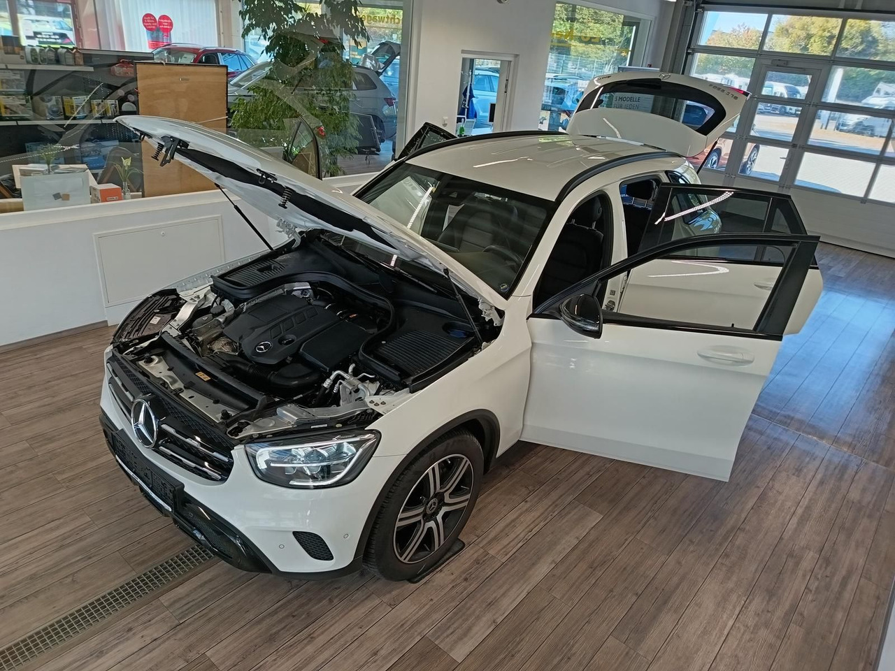 Mercedes-Benz GLC 220d AMG Line 4MATIC*AHK*NAVI*LED*R-KAM*DAB* - SUV/ Todoterreno: foto 2 Mercedes-Benz GLC 220d AMG Line 4MATIC*AHK*NAVI*LED*R-KAM*DAB* - SUV/ Todoterreno: foto 2