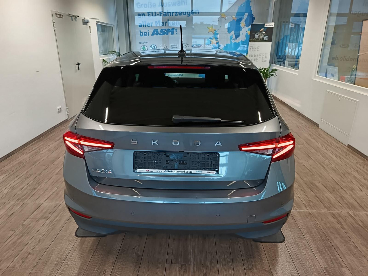 Skoda Fabia 30 Jahre DSG*VORBER.AHK*LED*R-KAM*TEMP*DAB - Sedan: foto 5 Skoda Fabia 30 Jahre DSG*VORBER.AHK*LED*R-KAM*TEMP*DAB - Sedan: foto 5