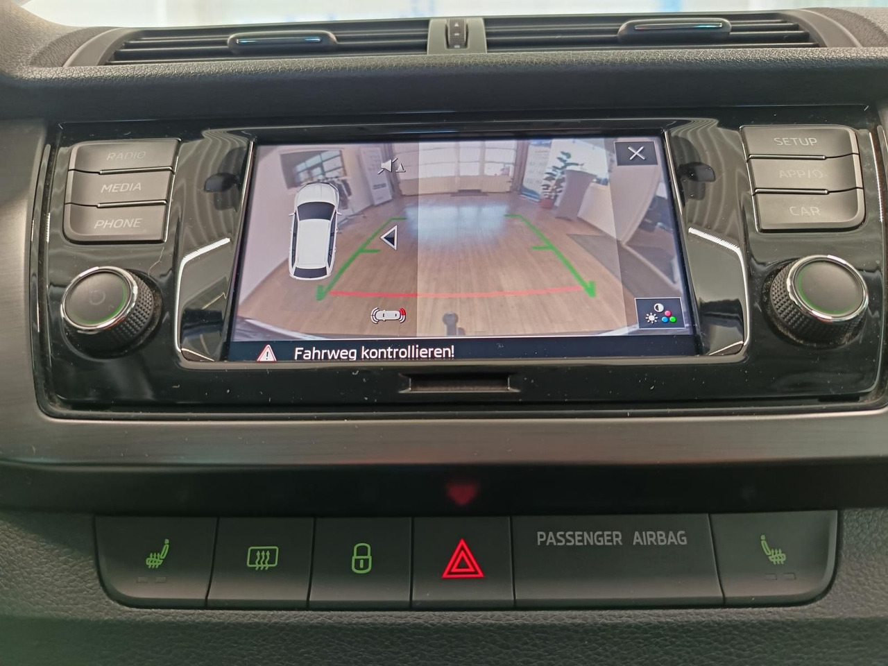 Coche familiar Skoda Fabia Combi Style 1.0 TSI*AHK*LED*R-KAM*PDC*SHZ*: foto 13