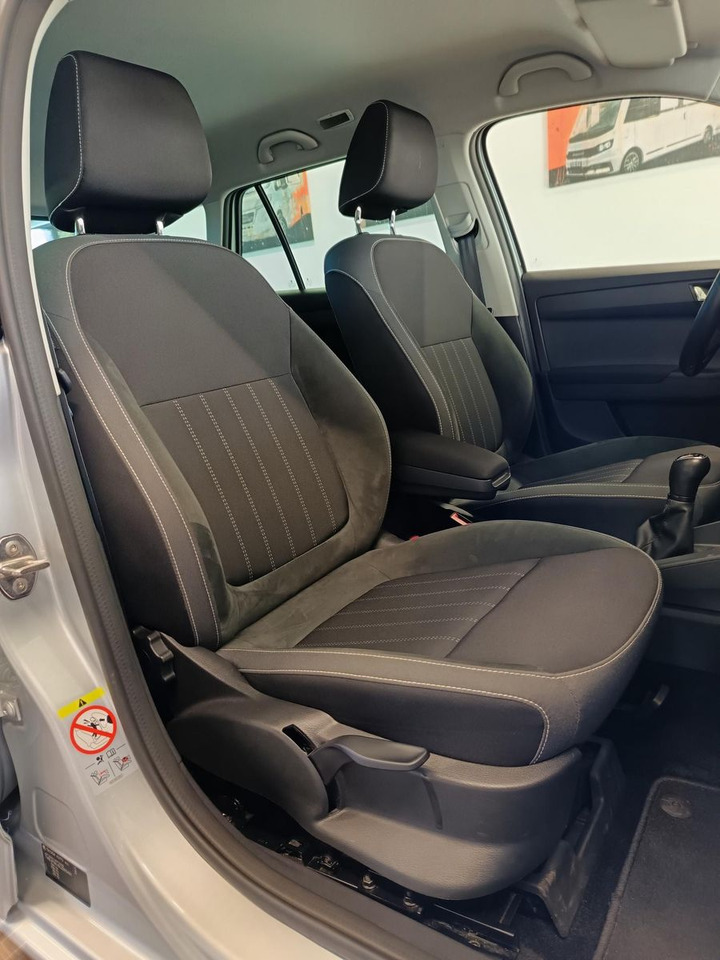 Coche familiar Skoda Fabia Combi Style 1.0 TSI*AHK*LED*R-KAM*PDC*SHZ*: foto 21