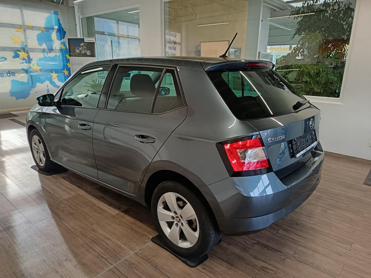 Skoda Fabia Style 1,2 TSI 81 kW DSG*PDC*SHZ*TEMP*KLIMA - Coche: foto 4 Skoda Fabia Style 1,2 TSI 81 kW DSG*PDC*SHZ*TEMP*KLIMA - Coche: foto 4