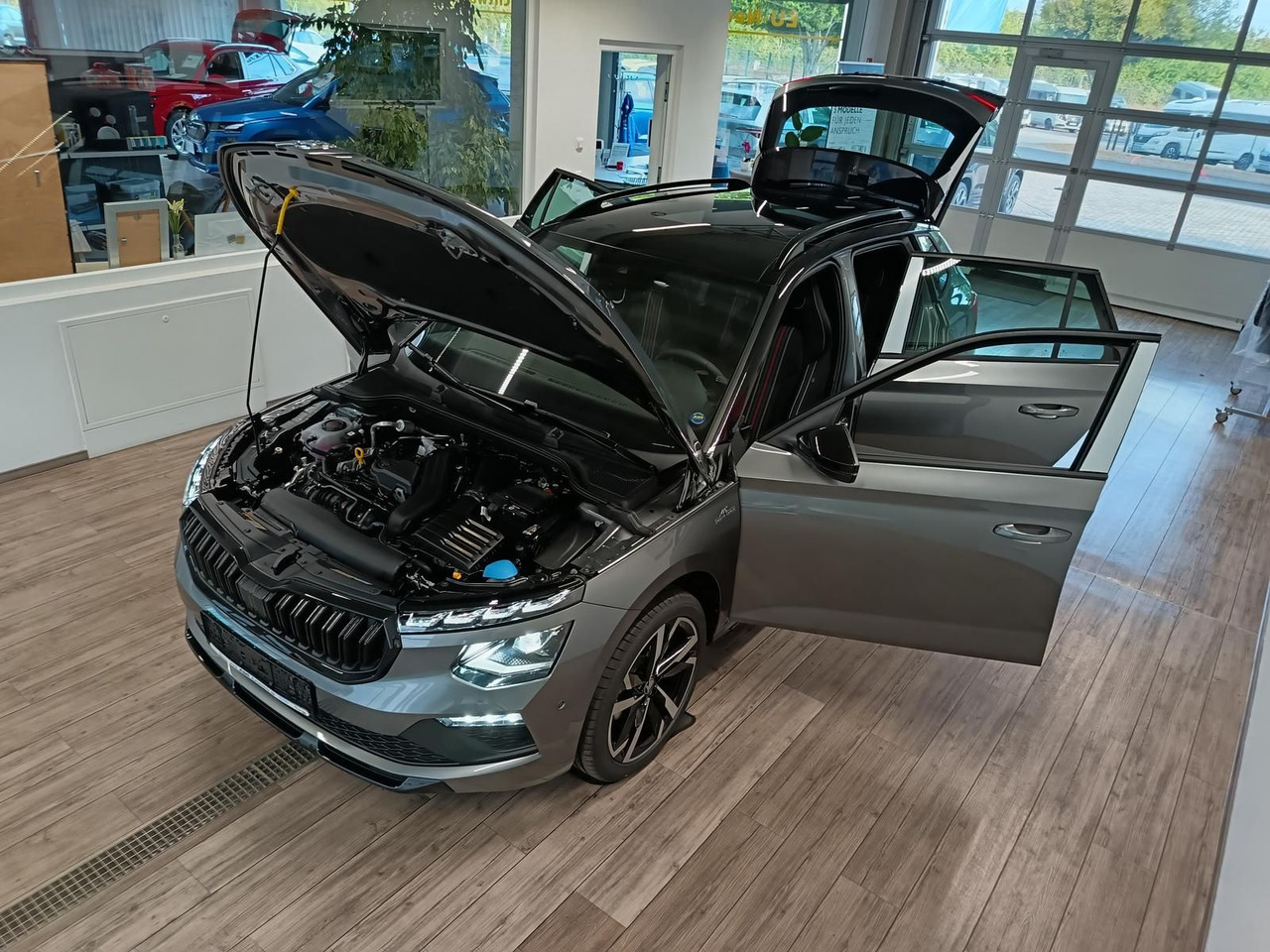 Skoda Kamiq Monte Carlo 1,5 TSI DSG*AHK*PANO*LED*ACC* - SUV/ Todoterreno: foto 2 Skoda Kamiq Monte Carlo 1,5 TSI DSG*AHK*PANO*LED*ACC* - SUV/ Todoterreno: foto 2