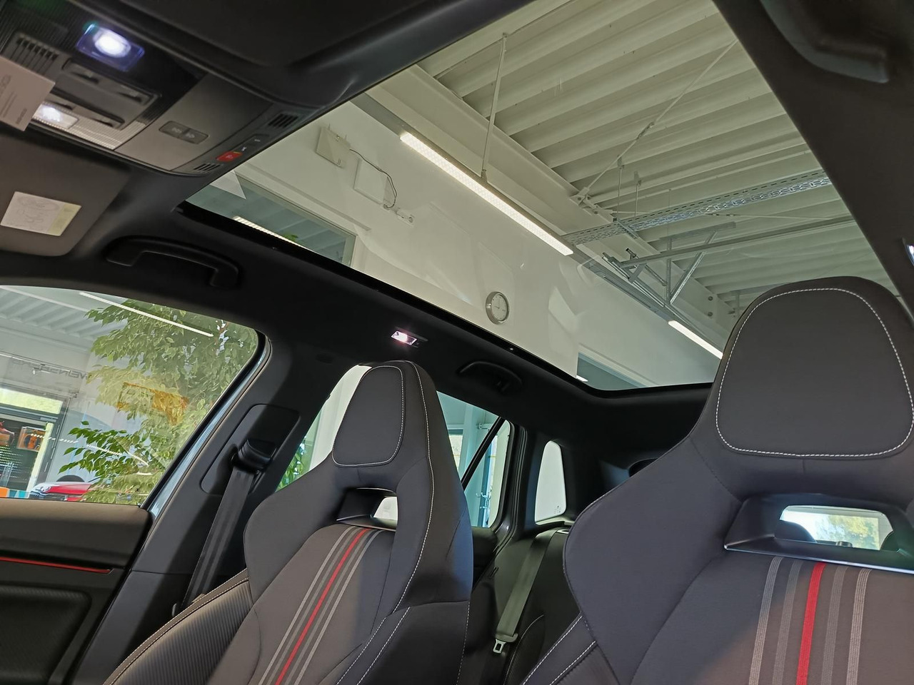 SUV/ Todoterreno Skoda Kamiq Monte Carlo 1,5 TSI DSG*AHK*PANO*LED*ACC*: foto 17