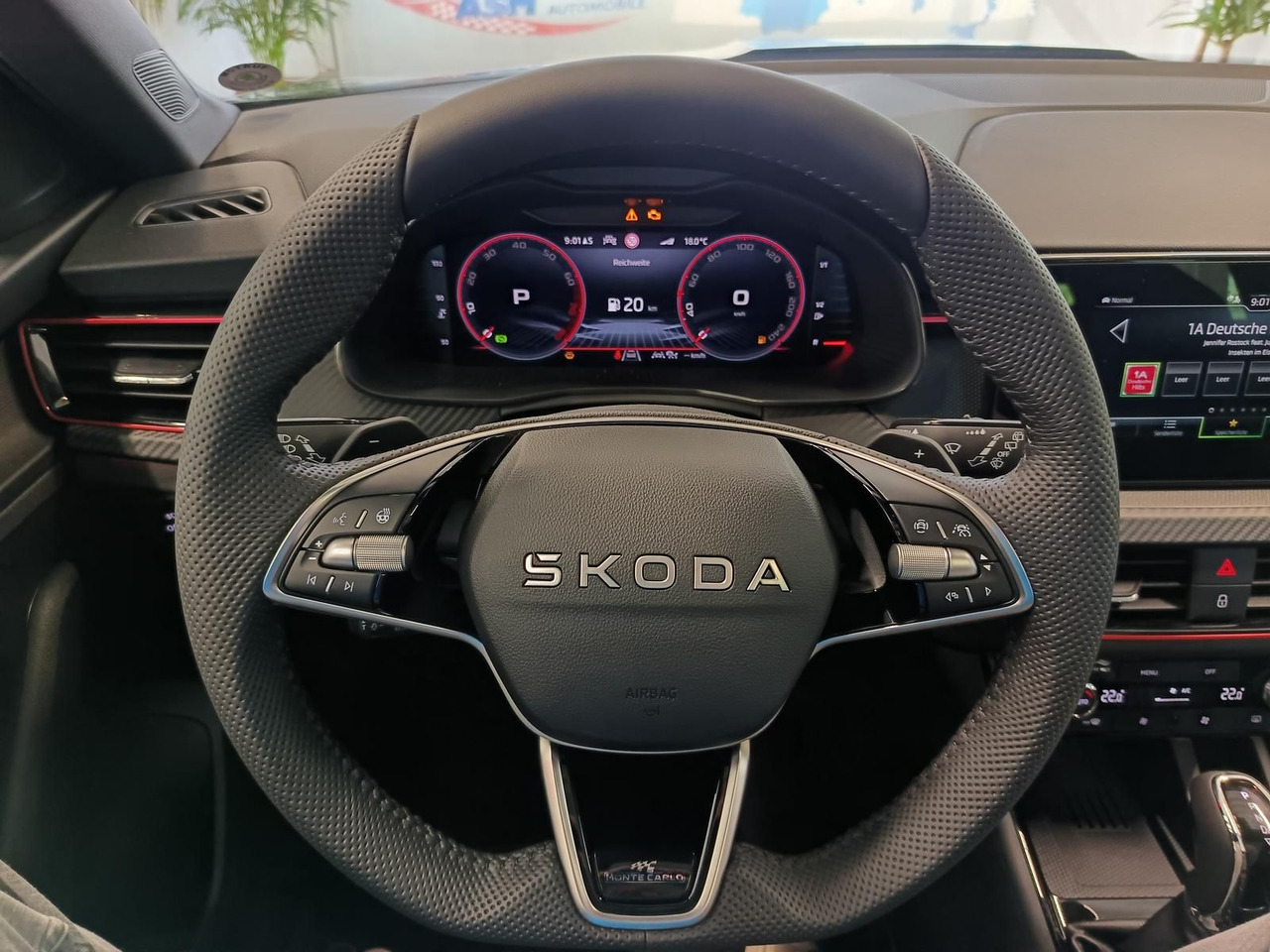 SUV/ Todoterreno Skoda Kamiq Monte Carlo 1,5 TSI DSG*AHK*PANO*LED*ACC*: foto 8