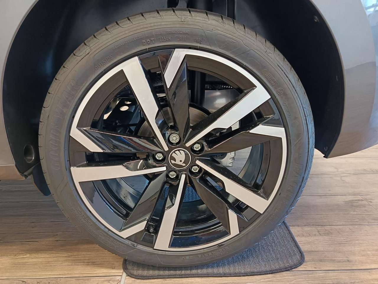 SUV/ Todoterreno Skoda Kamiq Monte Carlo 1,5 TSI DSG*AHK*PANO*LED*ACC*: foto 24