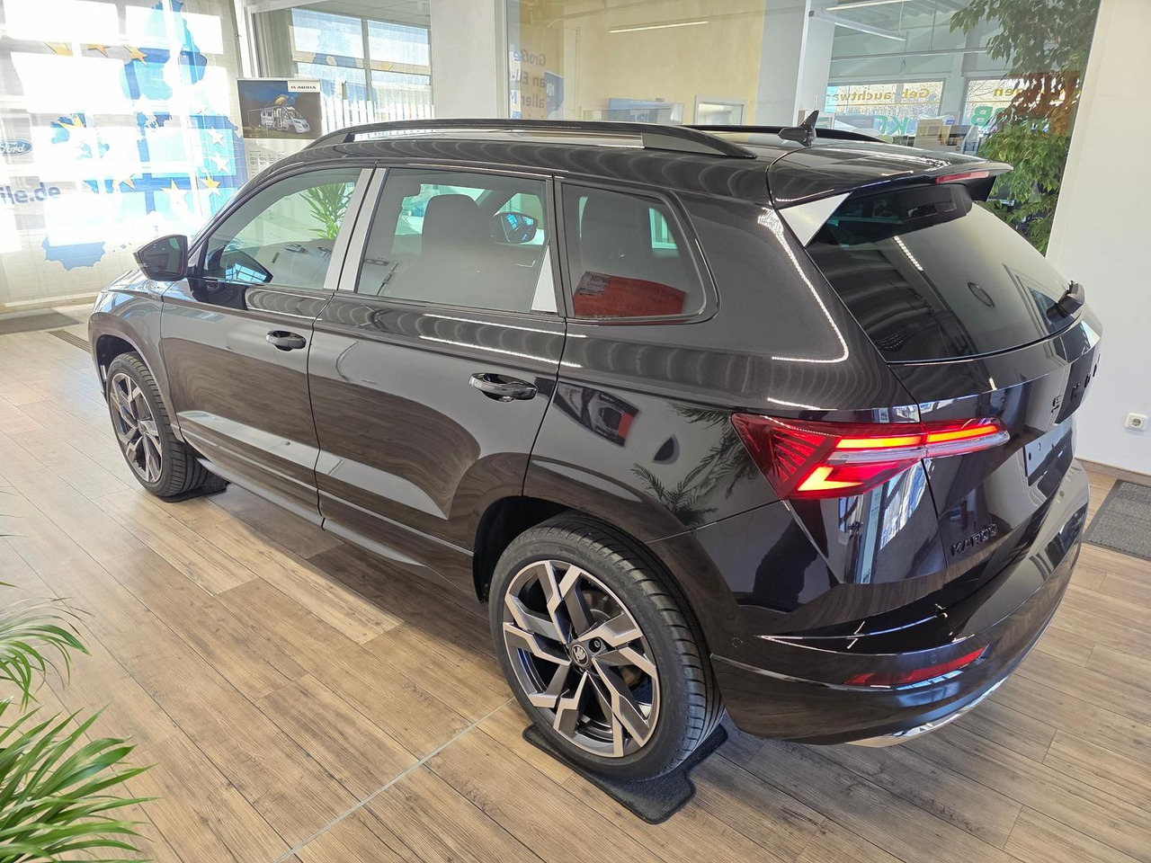 Skoda Karoq Sportline 2,0TDI DSG 4x4*PSD*AHK*360°*NAVI - SUV/ Todoterreno: foto 4 Skoda Karoq Sportline 2,0TDI DSG 4x4*PSD*AHK*360°*NAVI - SUV/ Todoterreno: foto 4
