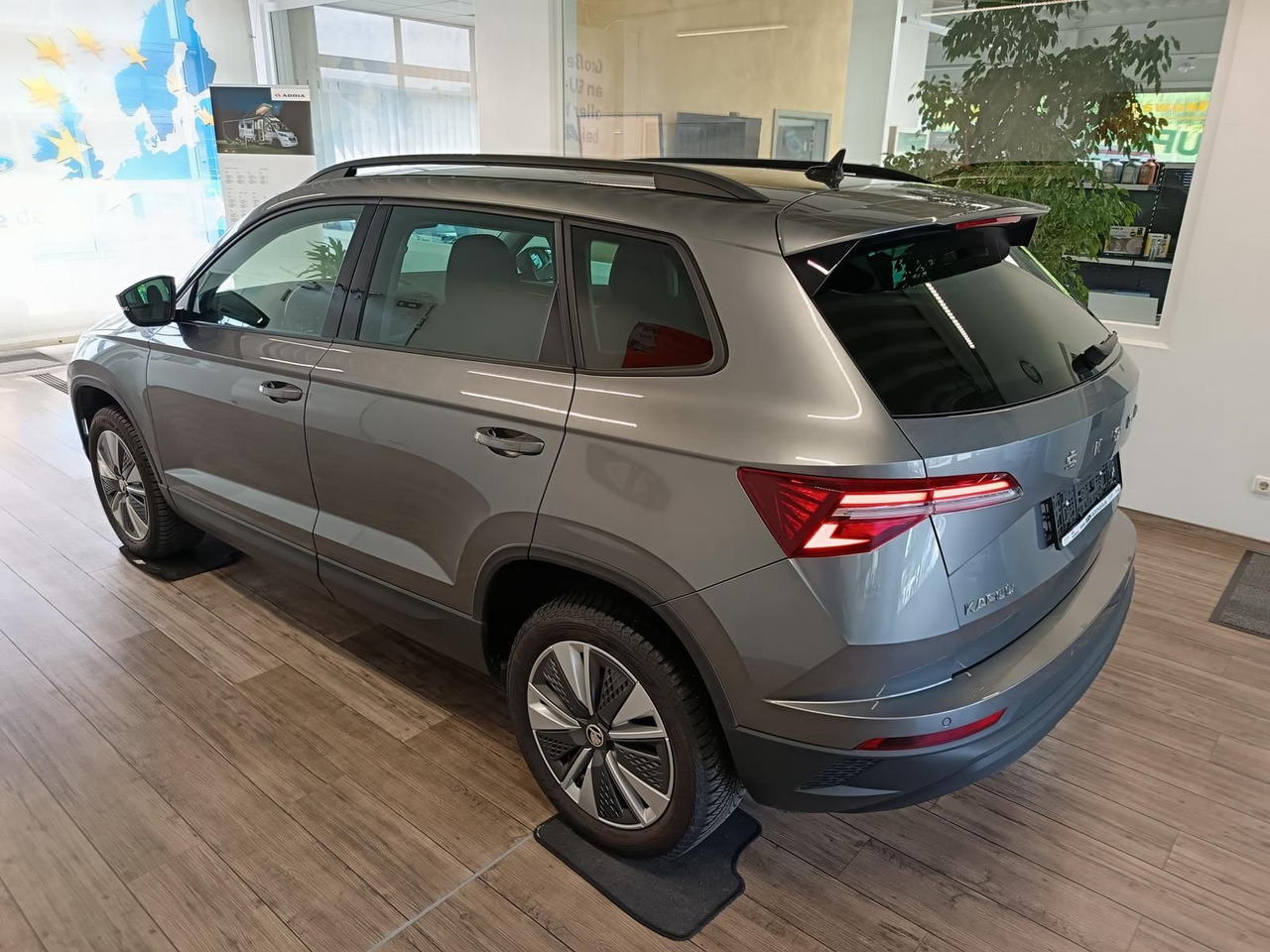 Skoda Karoq Style 1,5TSI DSG*AHK-VORBER*NAVI*LED*R-KAM - SUV/ Todoterreno: foto 4 Skoda Karoq Style 1,5TSI DSG*AHK-VORBER*NAVI*LED*R-KAM - SUV/ Todoterreno: foto 4