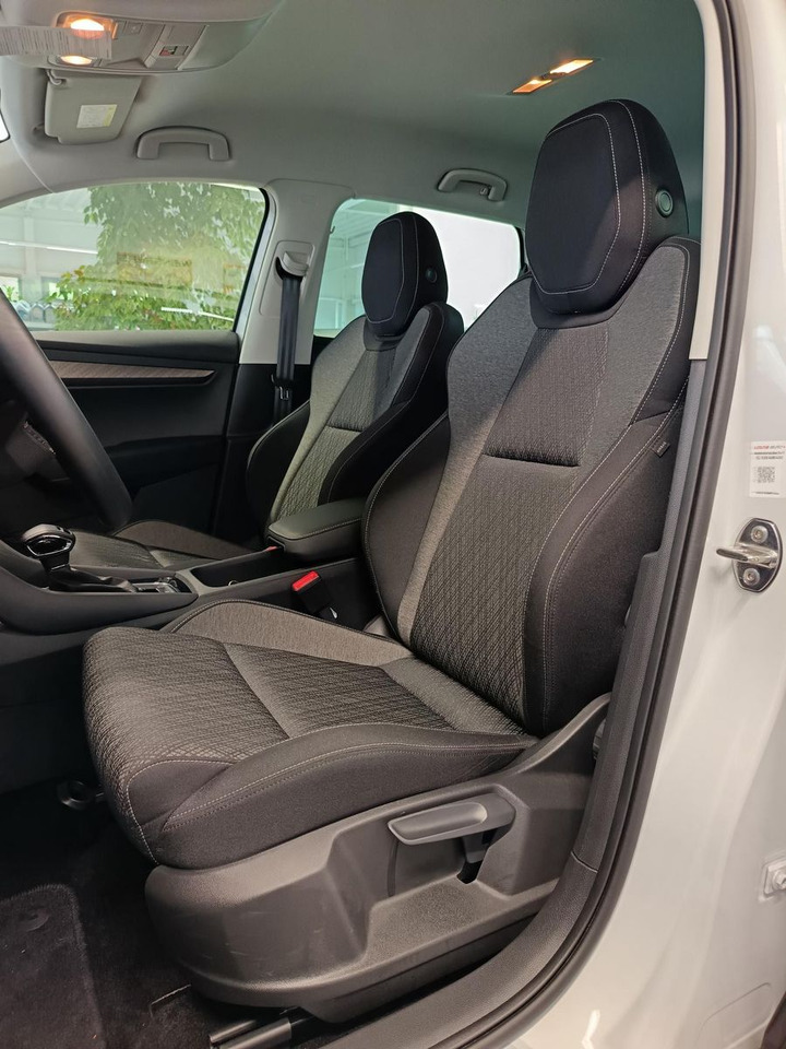 SUV/ Todoterreno Skoda Karoq Style 1,5TSI DSG*AHK-VORBER*NAVI*LED*R-KAM: foto 17
