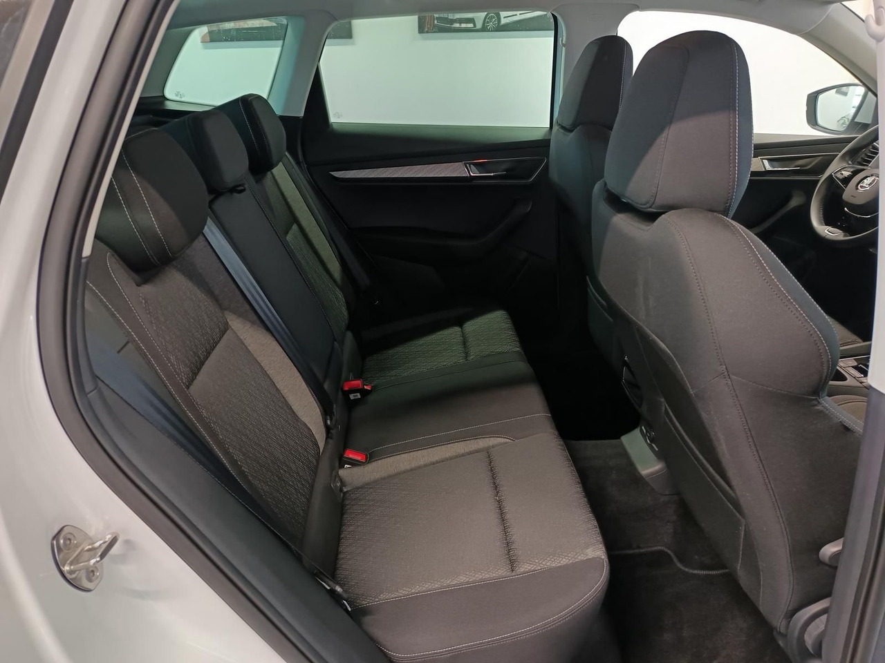 SUV/ Todoterreno Skoda Karoq Style 1,5TSI DSG*AHK-VORBER*NAVI*LED*R-KAM: foto 19