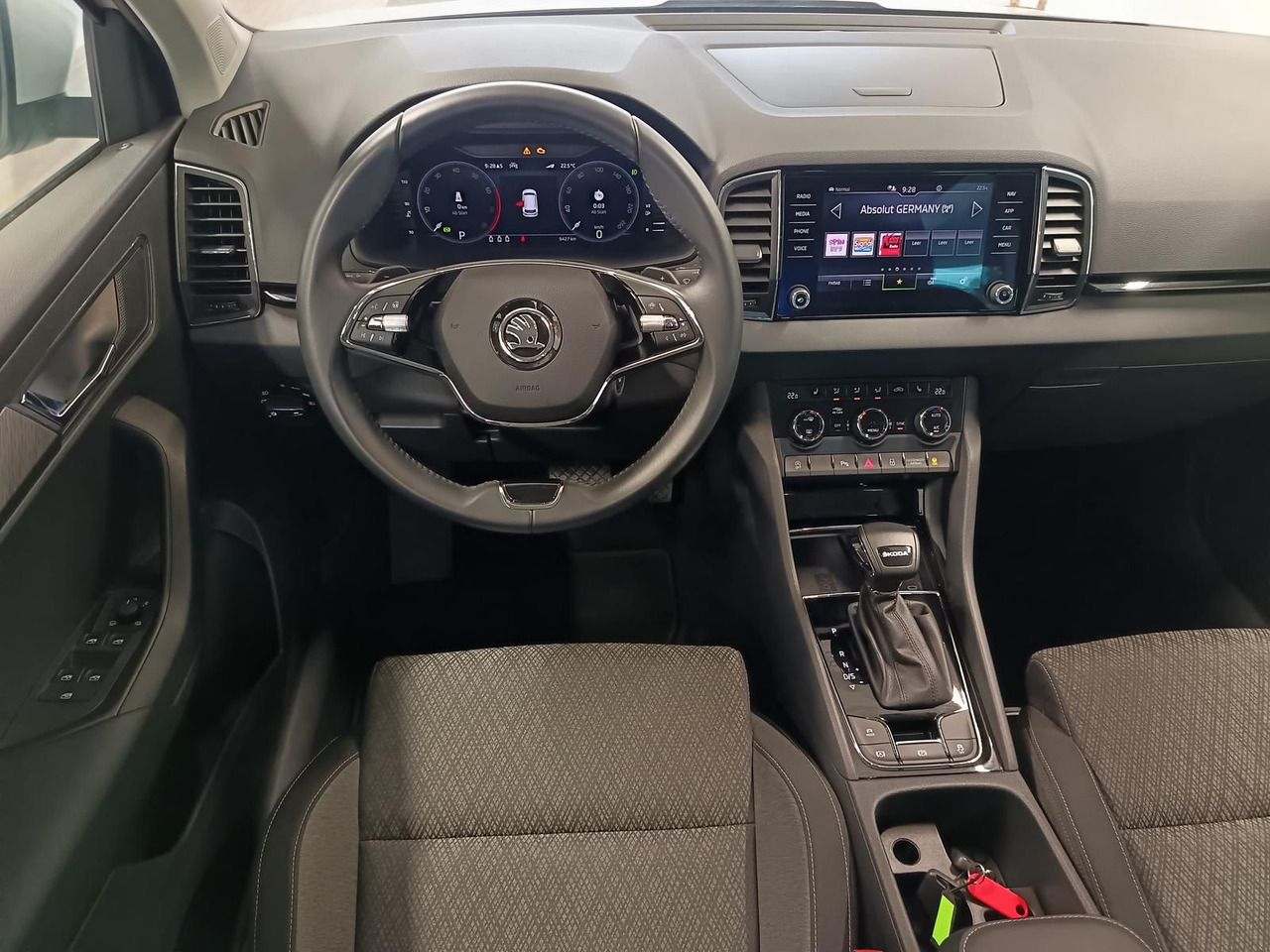 SUV/ Todoterreno Skoda Karoq Style 1,5TSI DSG*AHK-VORBER*NAVI*LED*R-KAM: foto 7