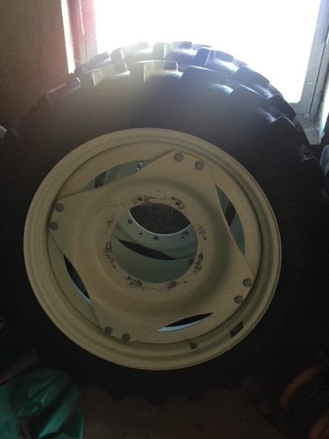 Alliance 270/95R36 Forhjul - New Holland T7 SWB - Neumático para Maquinaria agrícola: foto 1 Alliance 270/95R36 Forhjul - New Holland T7 SWB - Neumático para Maquinaria agrícola: foto 1