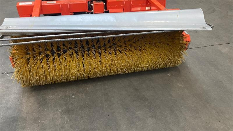 Husqvarna Fejemaskine med sving 5904500-01 - Barredora cucharón: foto 3 Husqvarna Fejemaskine med sving 5904500-01 - Barredora cucharón: foto 3