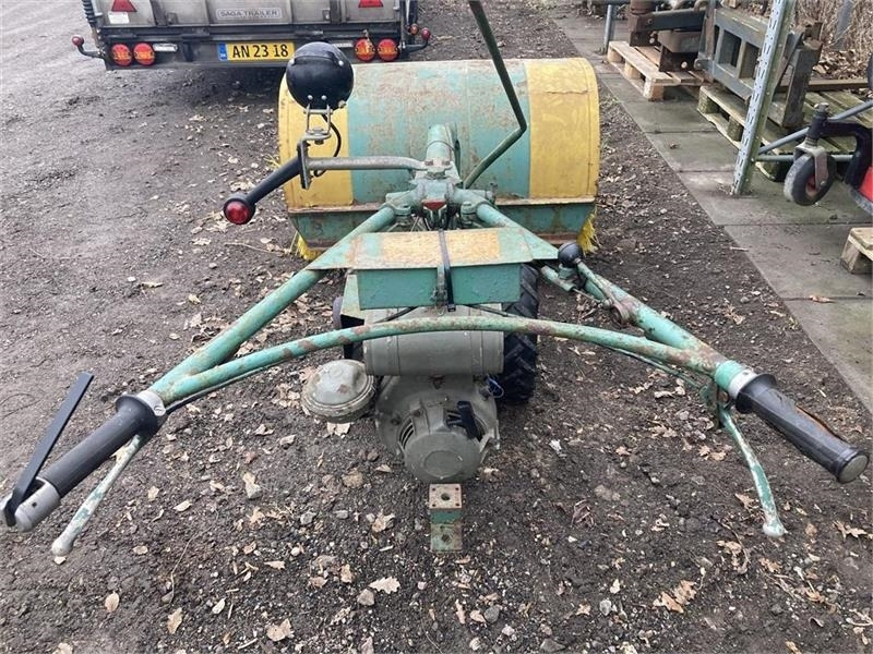 Irus U1200 med 120 cm fejemaskine - Barredora industrial: foto 4 Irus U1200 med 120 cm fejemaskine - Barredora industrial: foto 4