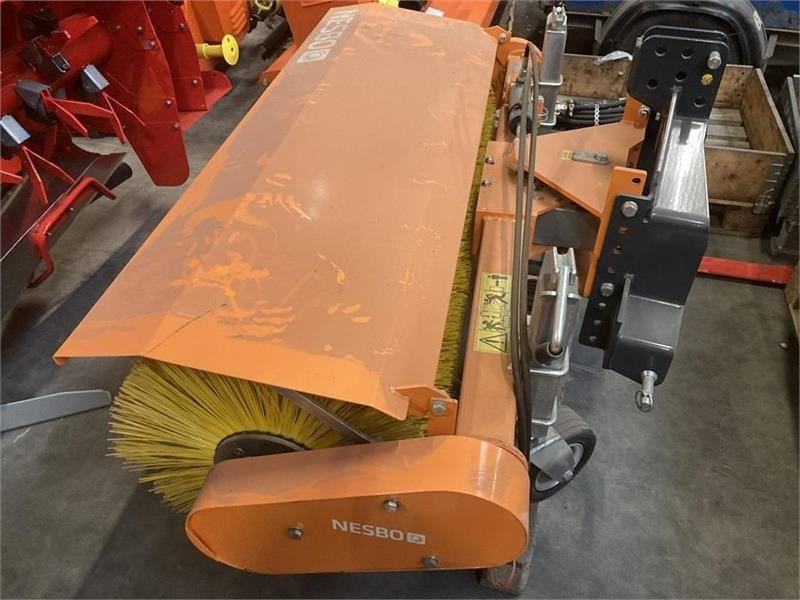 Nesbo FM 1500 P 1000H PTO - 3 pkt. 1 - Barredora cucharón: foto 2 Nesbo FM 1500 P 1000H PTO - 3 pkt. 1 - Barredora cucharón: foto 2