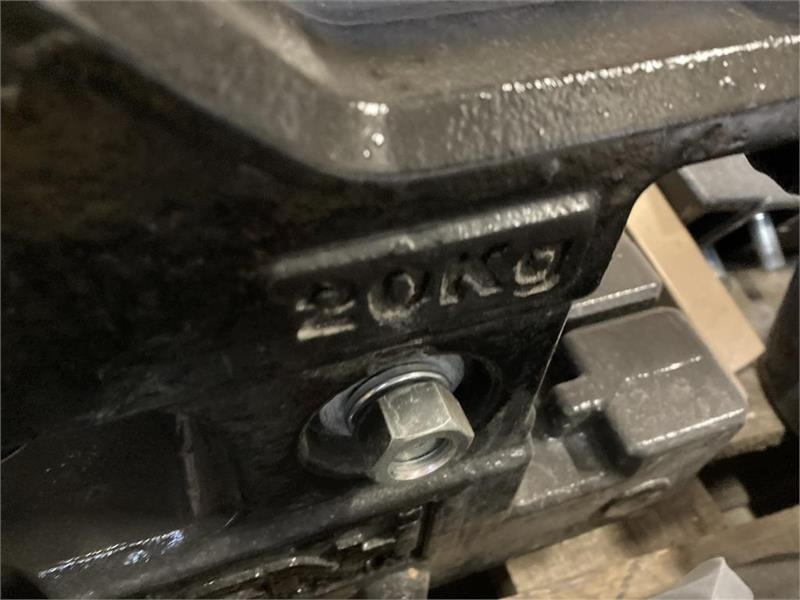 New Holland Boomer til 35-40-50-55 - Contrapeso: foto 5 New Holland Boomer til 35-40-50-55 - Contrapeso: foto 5