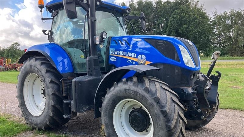 New Holland T7.175 Auto Command - Tractor: foto 4 New Holland T7.175 Auto Command - Tractor: foto 4