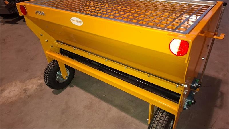 Stiga grusudlæggeer - Esparcidor de sal para Vehículo municipal: foto 2 Stiga grusudlæggeer - Esparcidor de sal para Vehículo municipal: foto 2