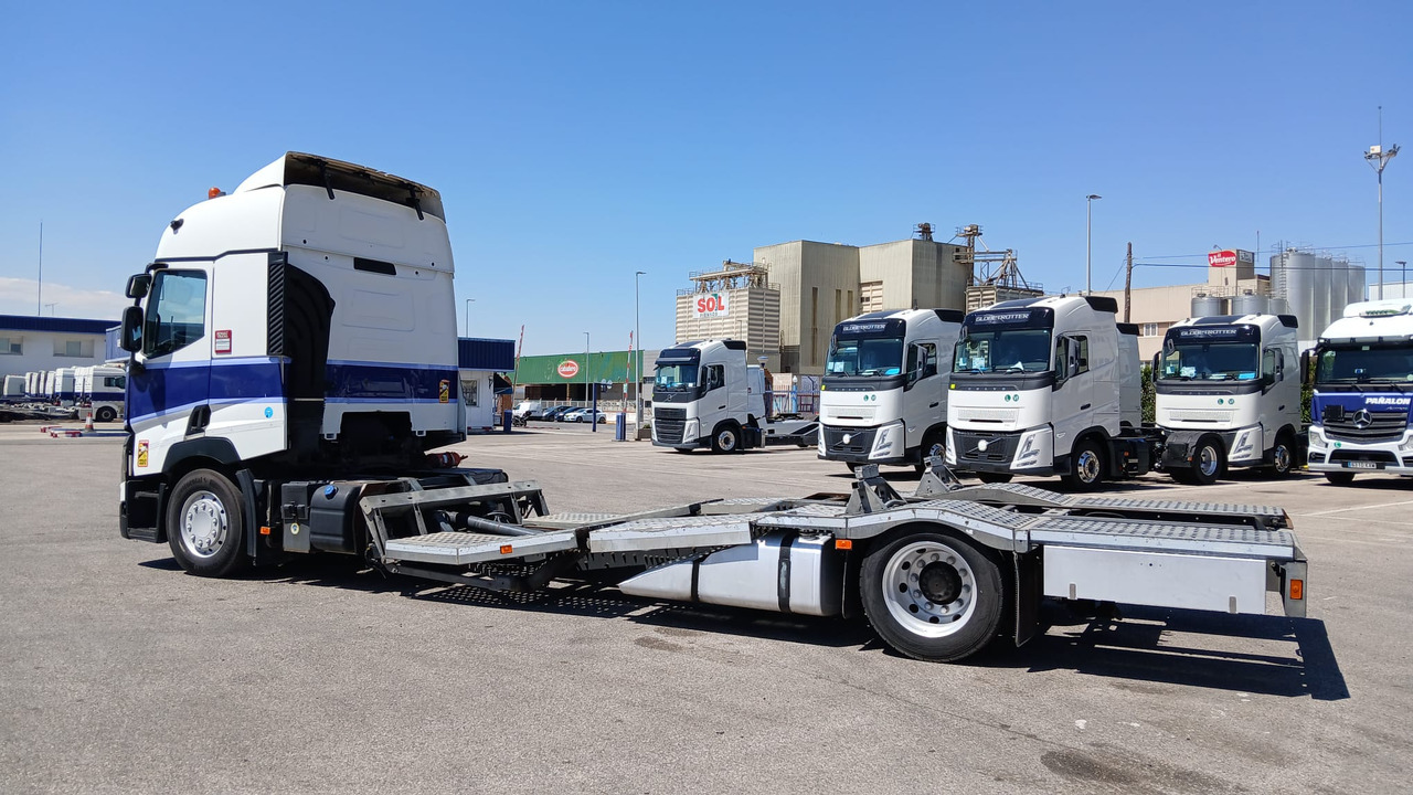 RENAULT T 520 - Camión portavehículos: foto 3 RENAULT T 520 - Camión portavehículos: foto 3