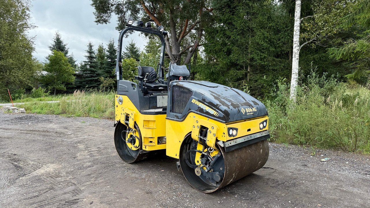 BOMAG BW 135 AD-5 - Apisonadora de asfalto: foto 2 BOMAG BW 135 AD-5 - Apisonadora de asfalto: foto 2